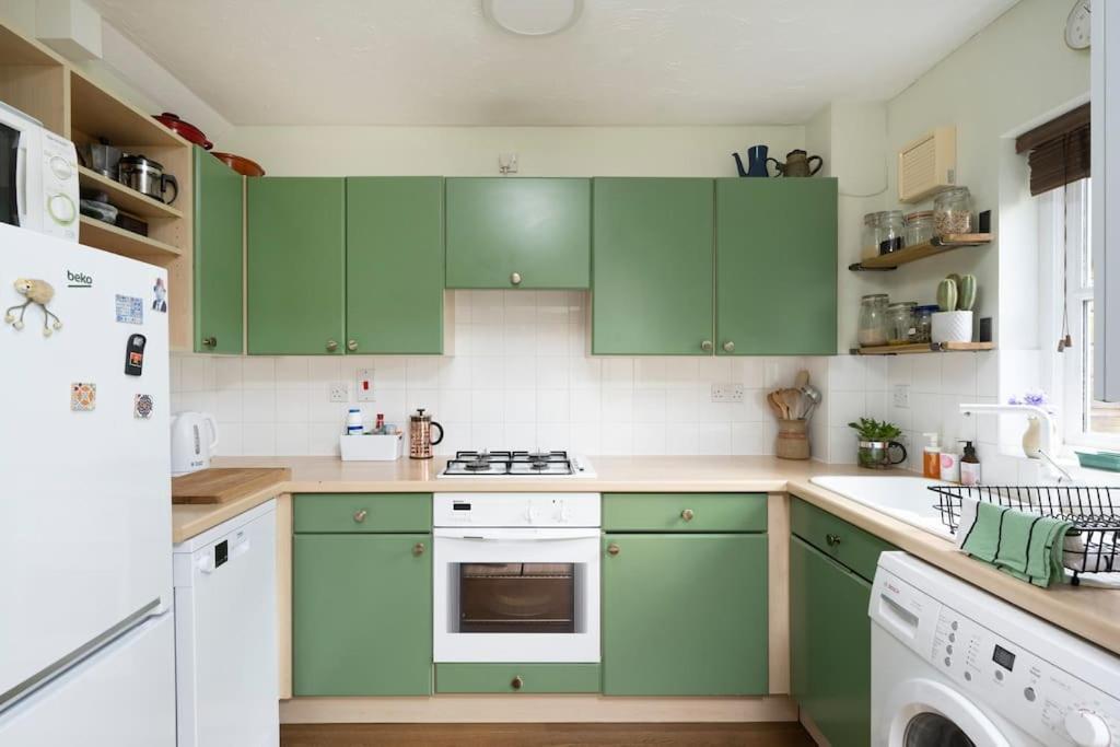 Victoria Park 2 Bedroom House W/ Garden & Parking Londres Exterior foto