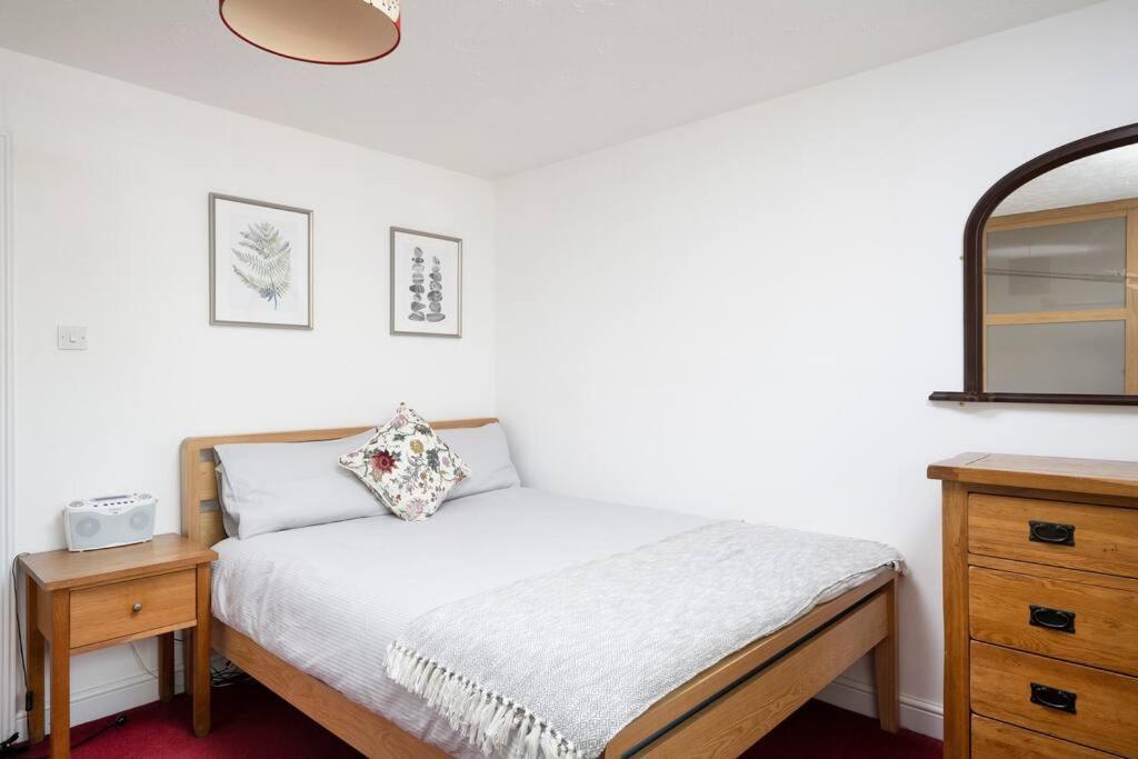 Victoria Park 2 Bedroom House W/ Garden & Parking Londres Exterior foto